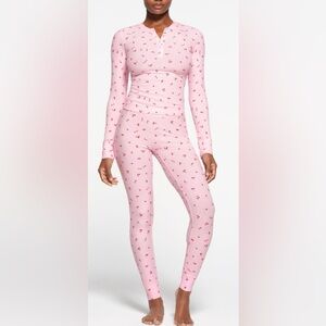 NWT Skims Soft Lounge Cherry Blossom Long Sleeve Henley Long Leggings M Pajamas